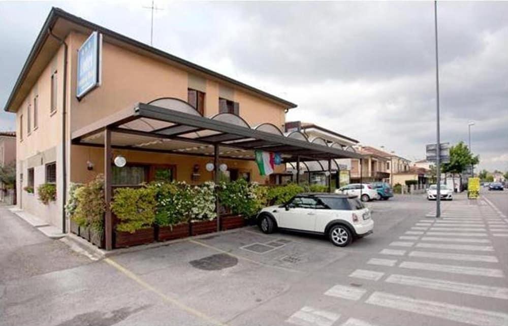 Locanda Da Renzo Treviso Exterior photo
